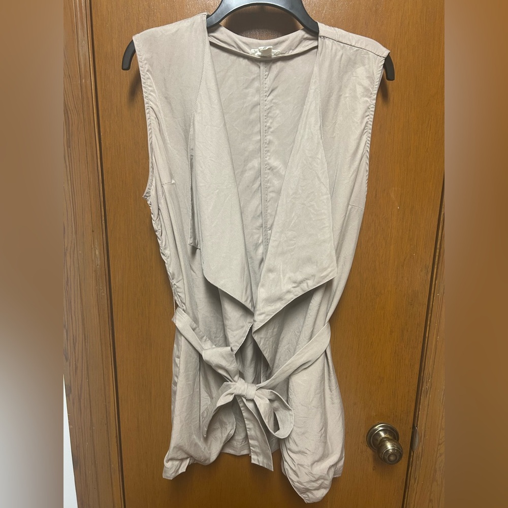 Front tie vest